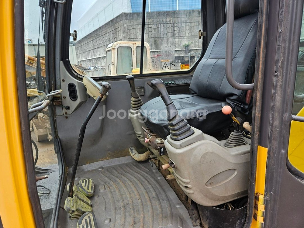 02굴삭기 (집게장착) 볼보EC55 장비입니다.--7