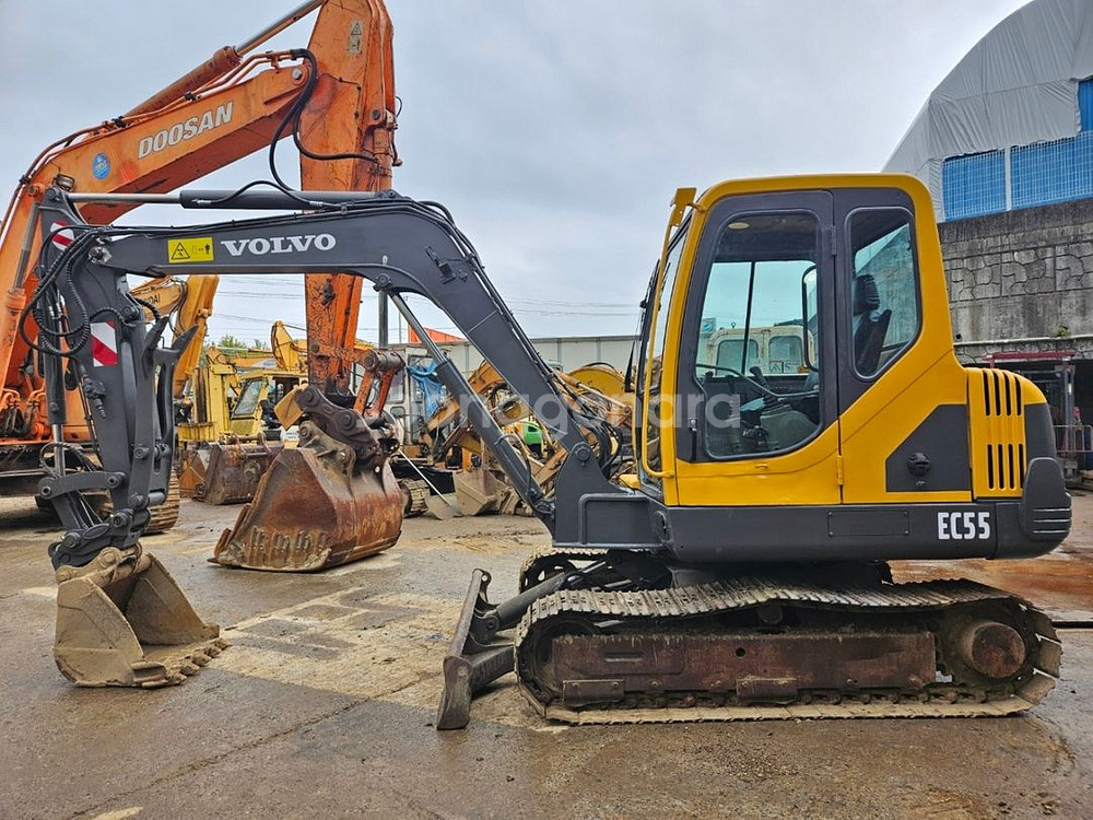 02굴삭기 (집게장착) 볼보EC55 장비입니다.--5