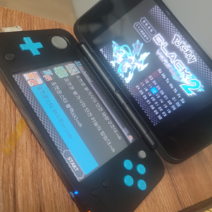 닌텐도 2ds xl+정품 충전기+200여개의 게임칩