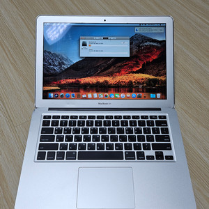 Mac Book Air 13-inch 2017