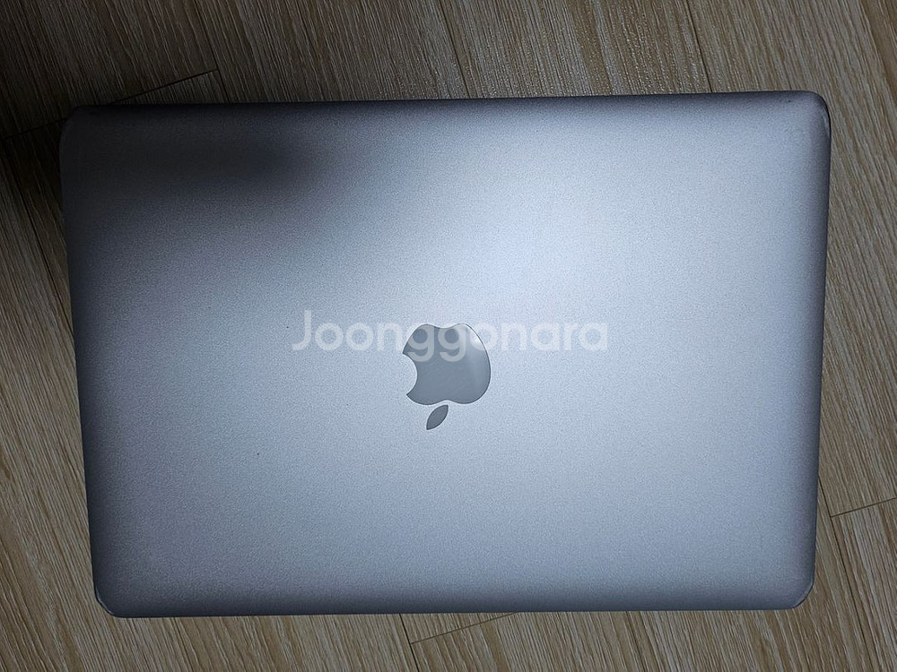 Mac Book Air 13-inch 2017--1