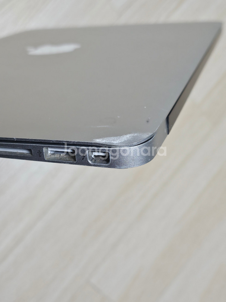 Mac Book Air 13-inch 2017--8