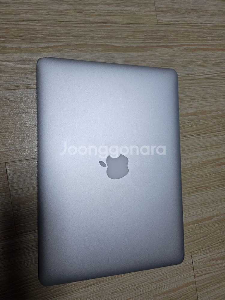 MacBook Air 13-inch--5