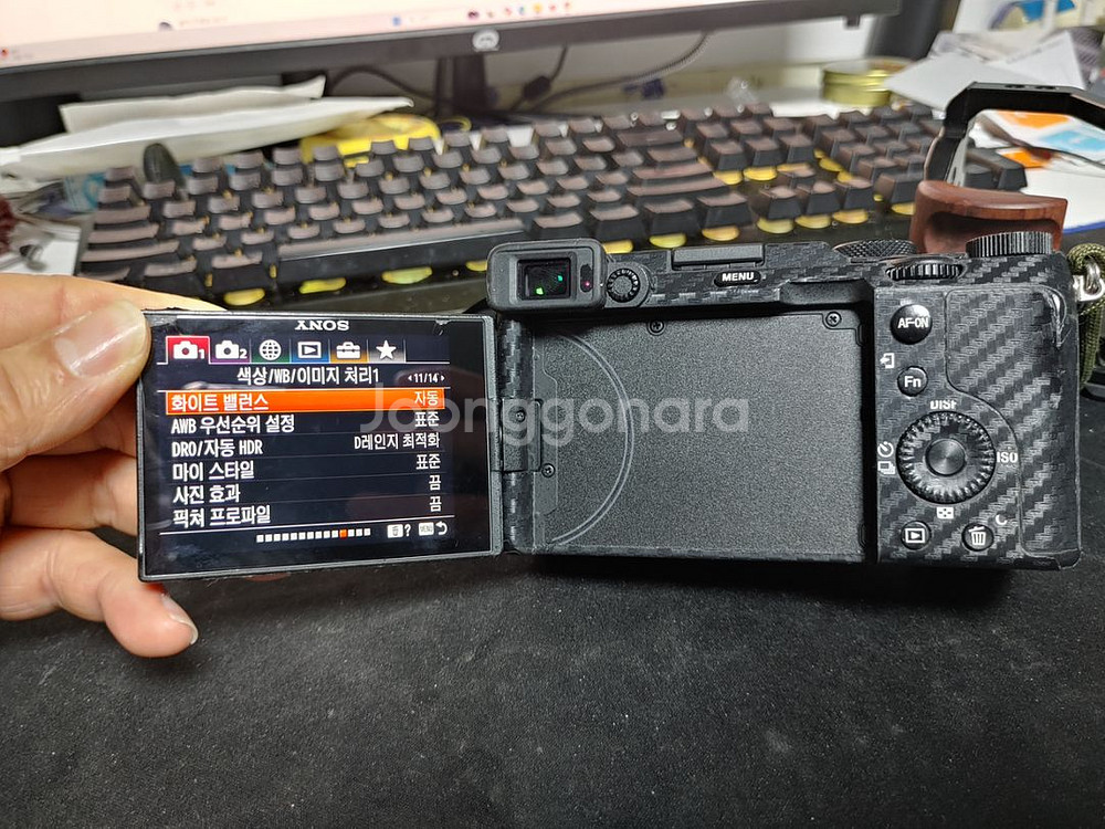 소니 a7c + 케이지 팝니다--6