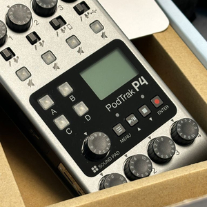 ZOOM PodTrack P4 4인용 팟케스트 레코더