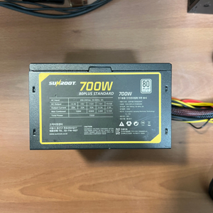 썬루트 파워서플라이 700w 판매합니다.