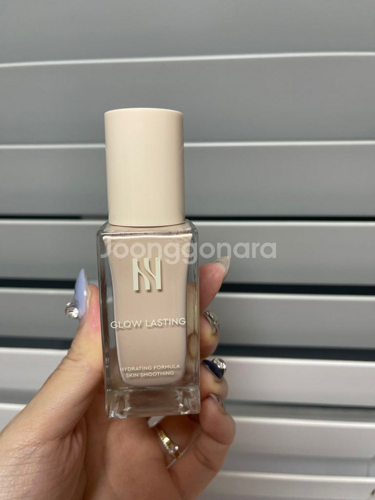 헤라 글로우 래스팅 파운데이션 팝니다--1