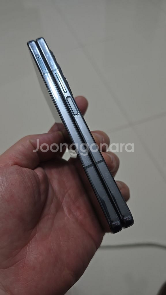 갤럭시 Z폴더4 256 그레이그린--1