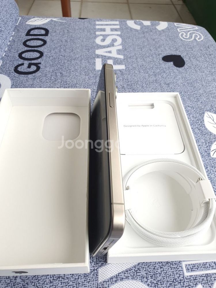 아이폰15pro max 256gb--4