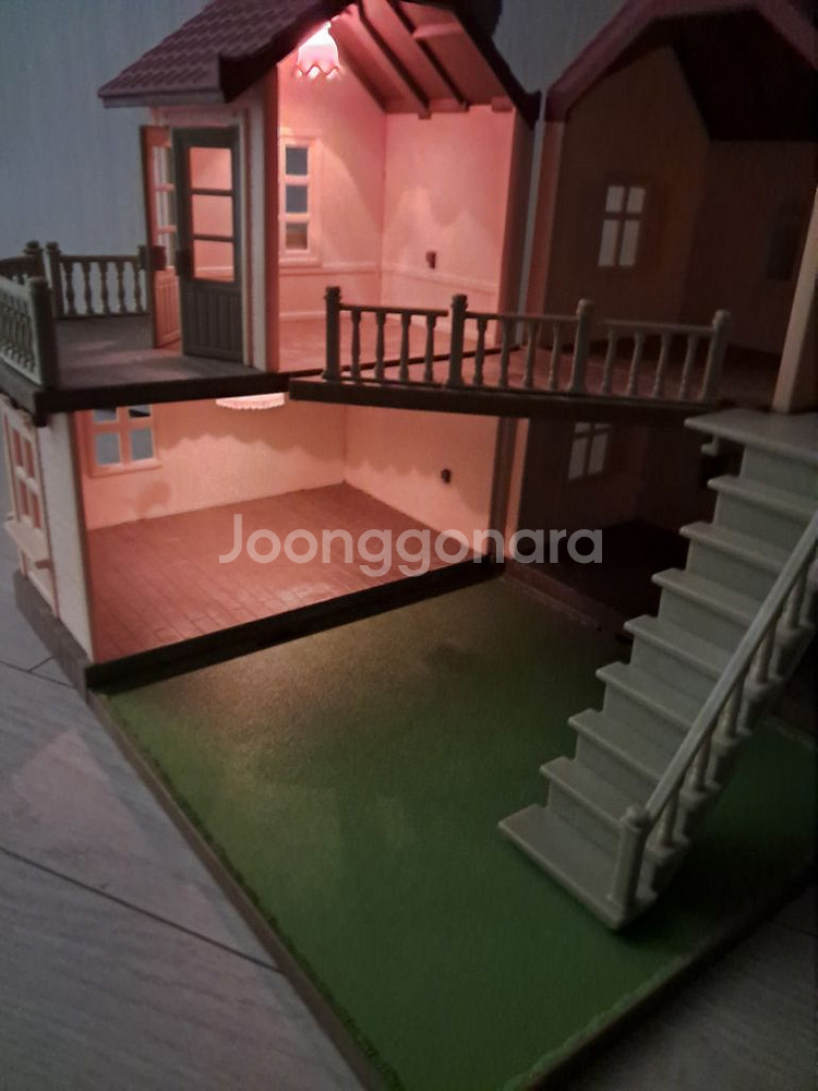 실바니안 불이들어오는 이층집--6