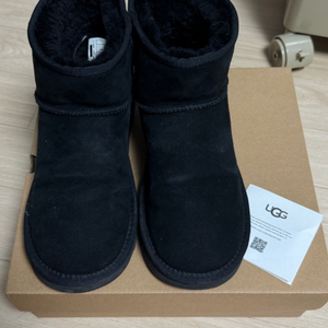 정품 미국 어그 부츠 ugg 미니 블랙 240 uk4