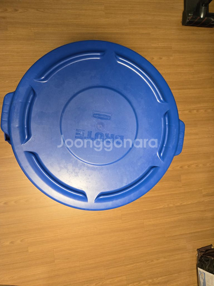 벤티드 브루트 121L 물통및 환수통 판매합니다--2