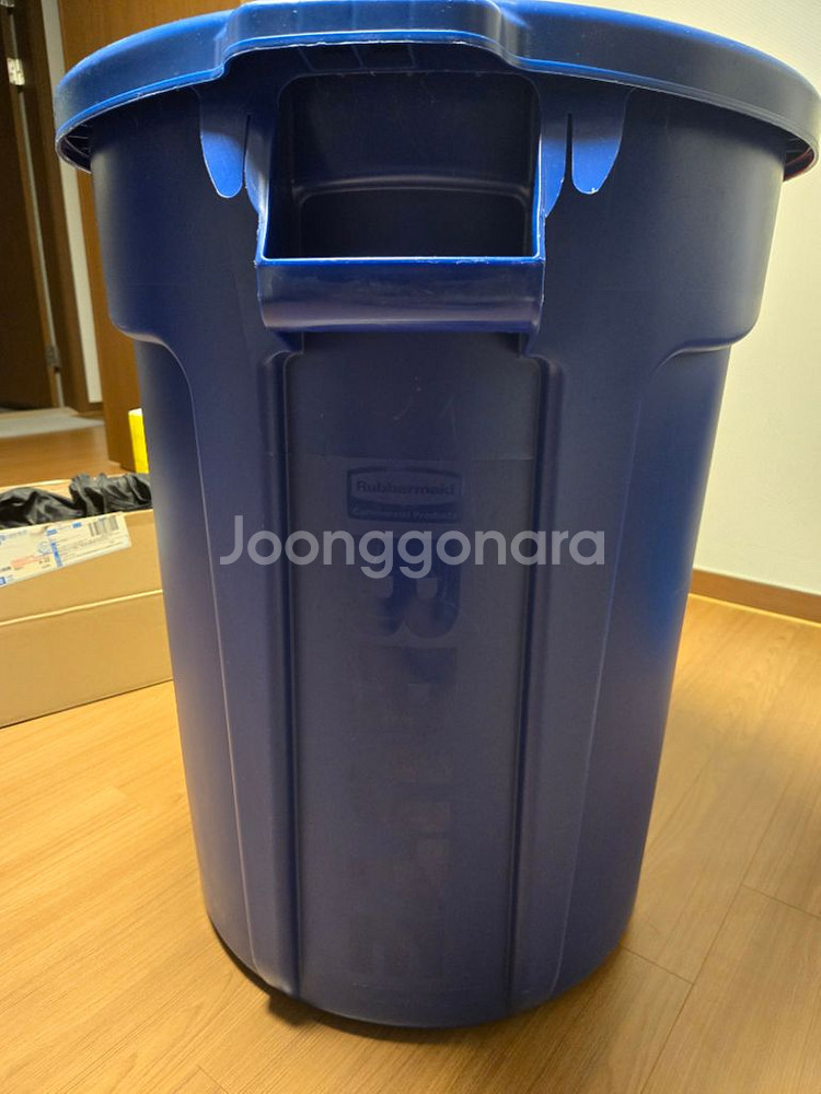 벤티드 브루트 121L 물통및 환수통 판매합니다--1