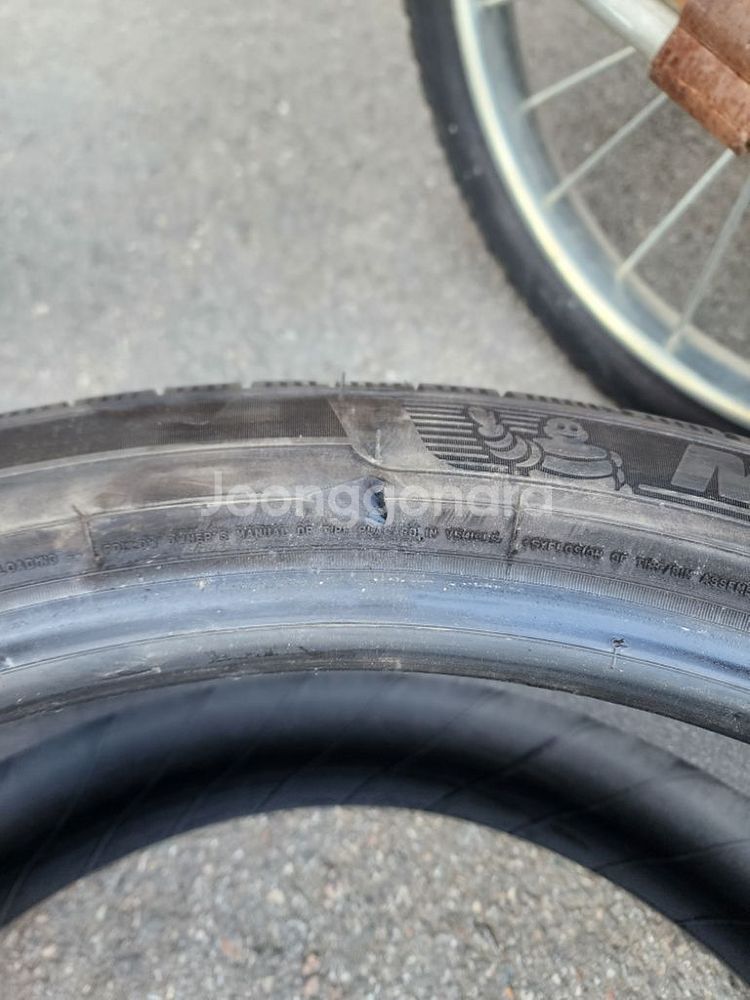 미쉐린 265/40 R22--1