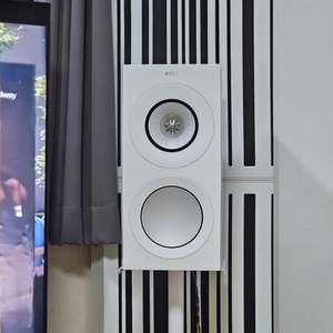 KEF R3 META 화이트 팝니다