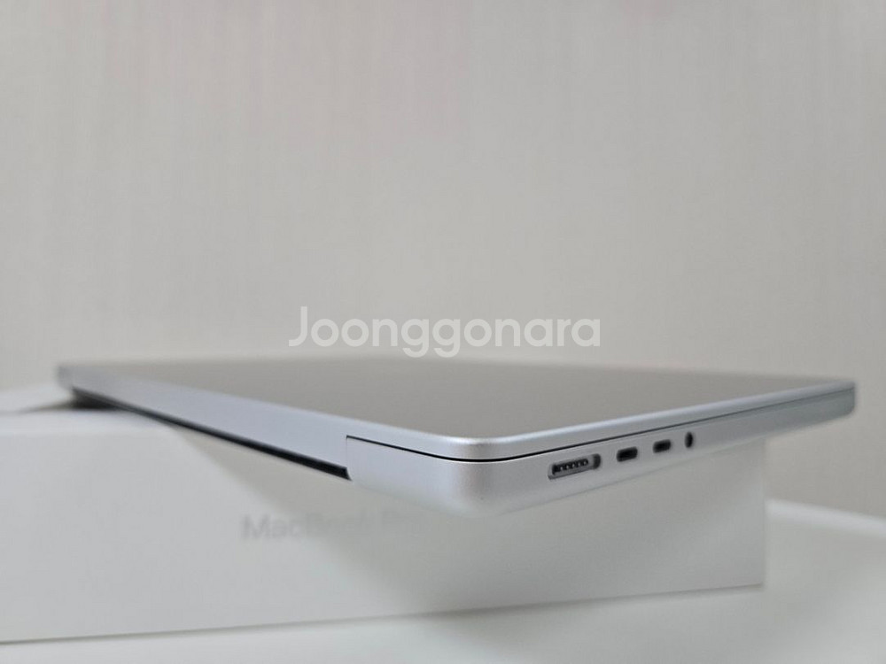 애플 맥북 프로 M2 16GB 1테라--5