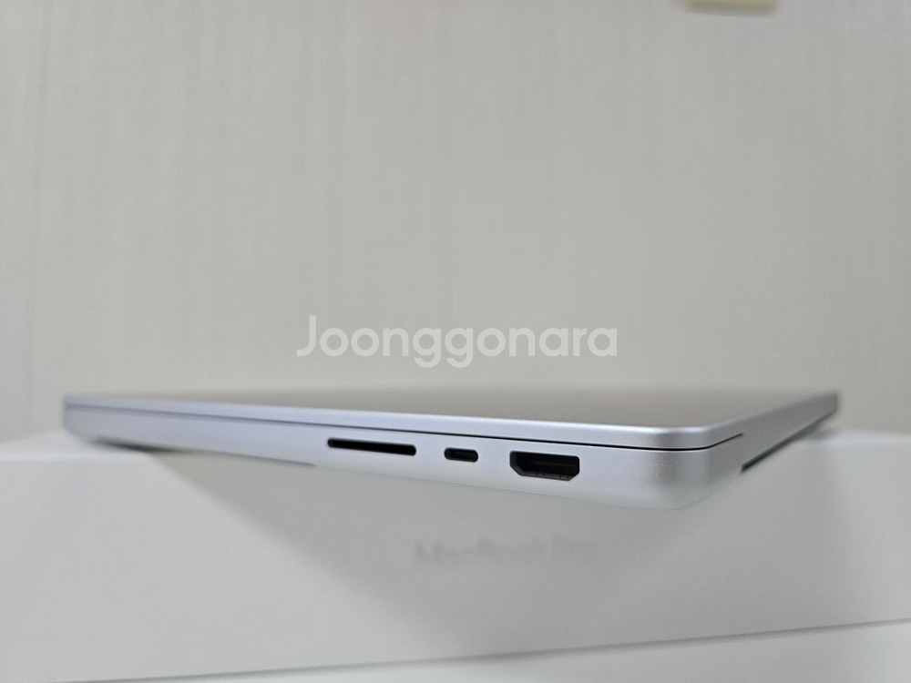 애플 맥북 프로 M2 16GB 1테라--4