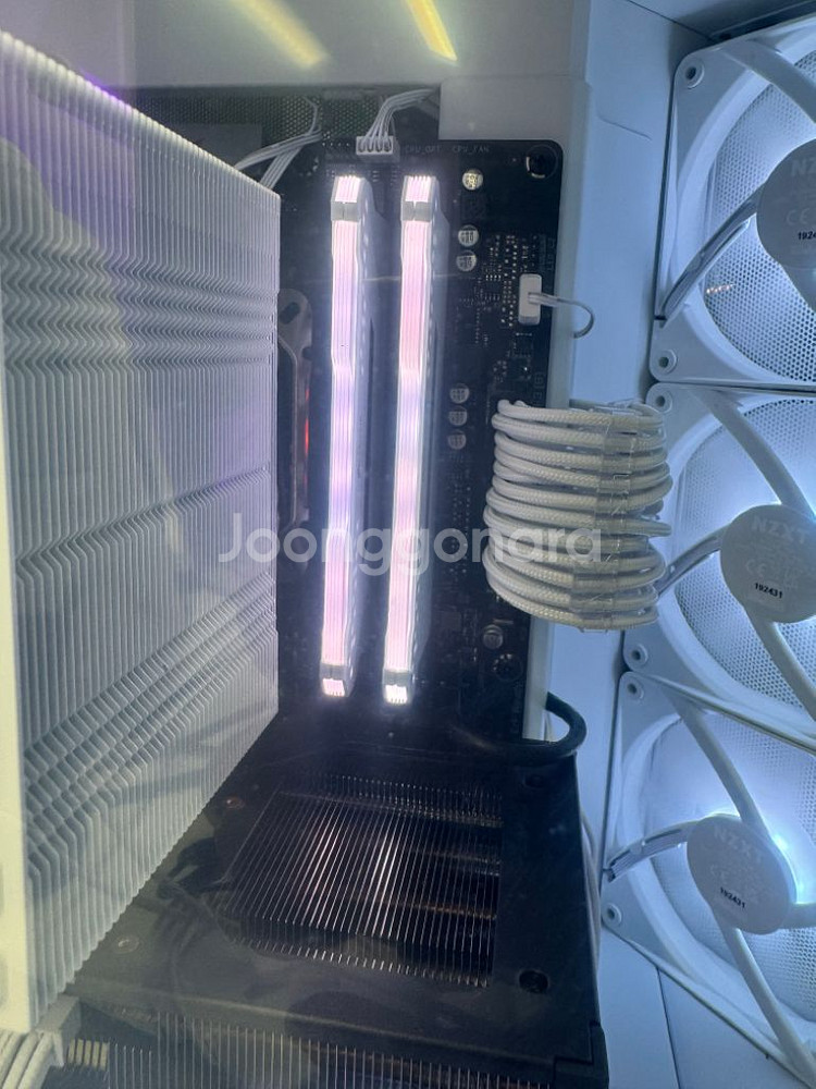 커세어벤젠스 8Gx2 16cl ddr4 램 판매합니다--2