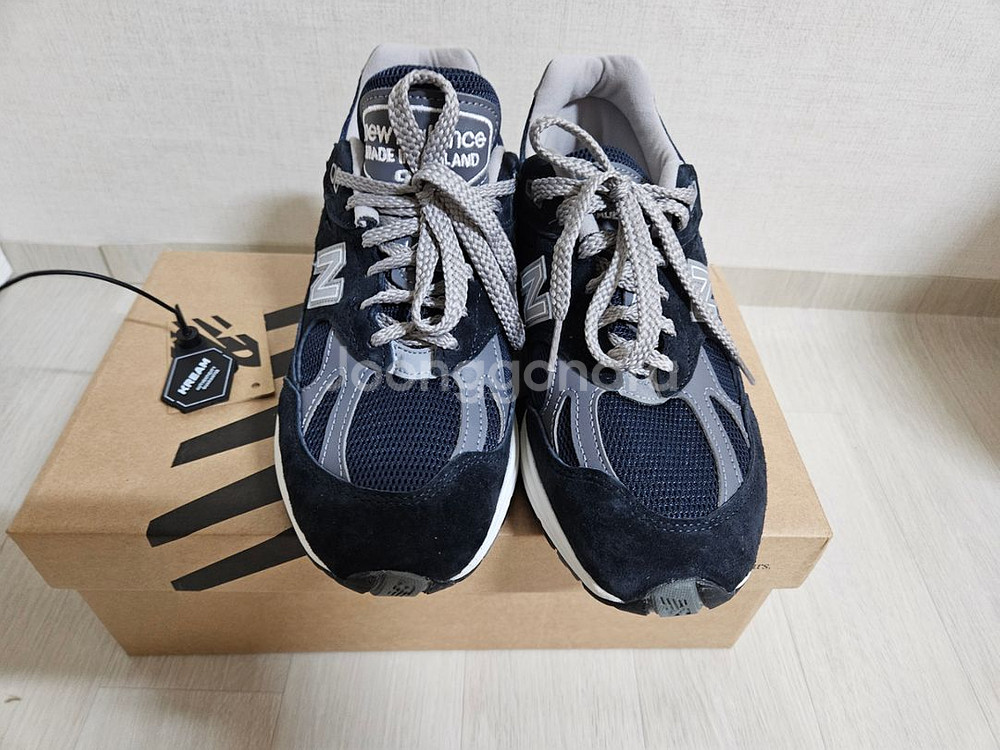 여자 뉴발란스 991v2 230사이즈--1