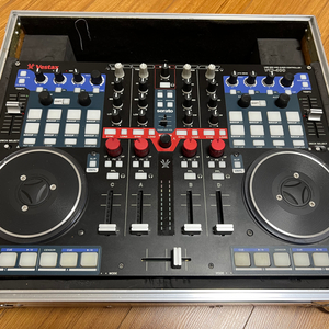 Vestax VCI400 컨트롤러