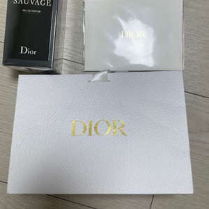 DIOR 소바쥬 오드 퍼퓸 60ml(미개봉제품)