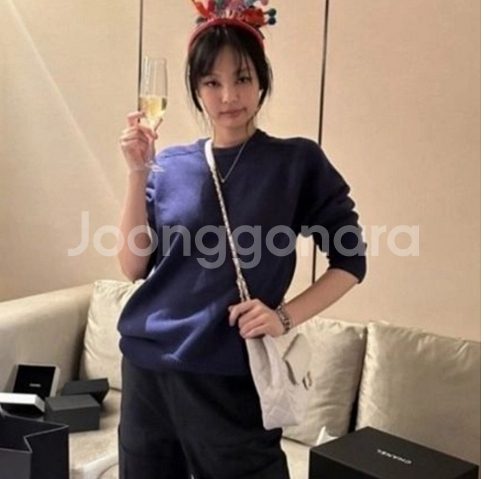 샤넬시즌호보백 미듐--3