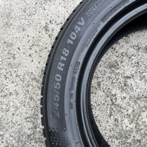 중고스노우타이어 245/50R18 4개팝니다.