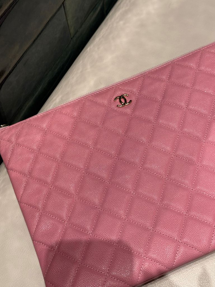 샤넬 클래식 뉴미듐 캐비어 금장 클러치 핑크--3