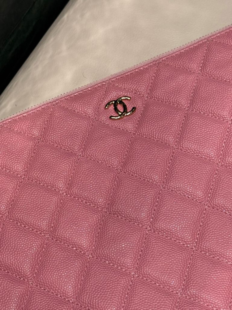 샤넬 클래식 뉴미듐 캐비어 금장 클러치 핑크--5