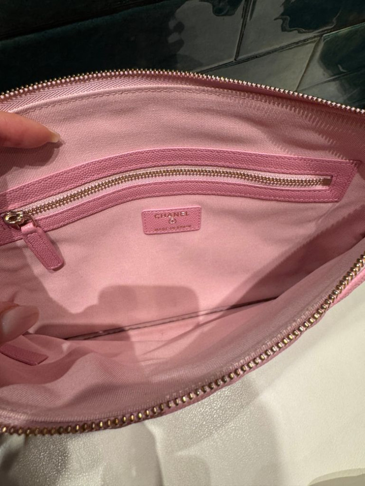 샤넬 클래식 뉴미듐 캐비어 금장 클러치 핑크--9