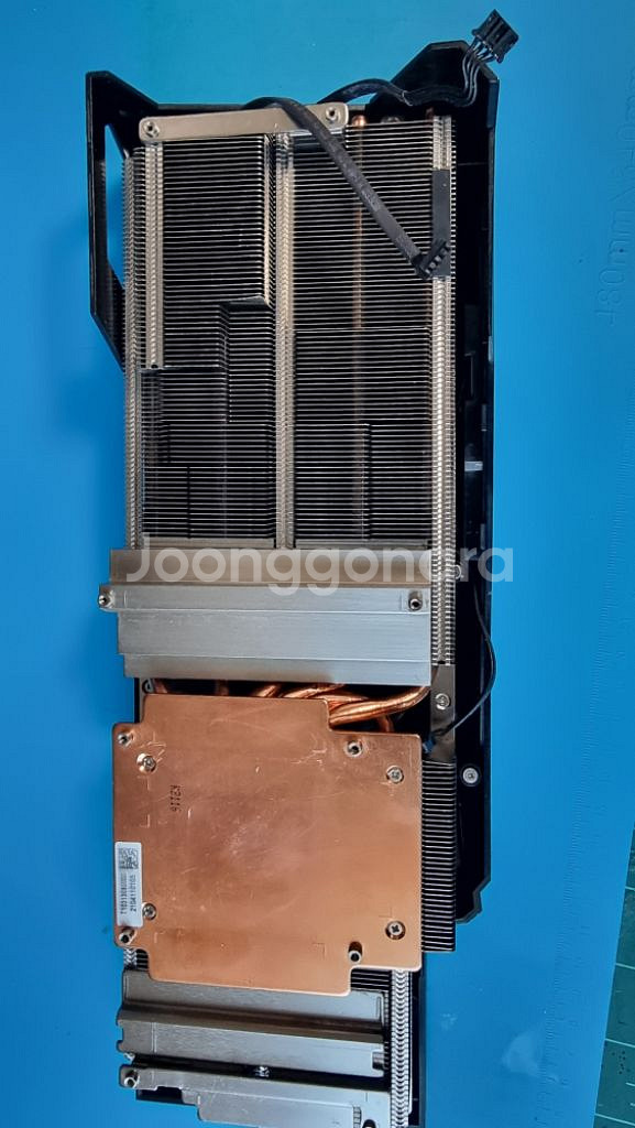 기가바이트 3080ti 히트싱크 백플라이트 팜--1