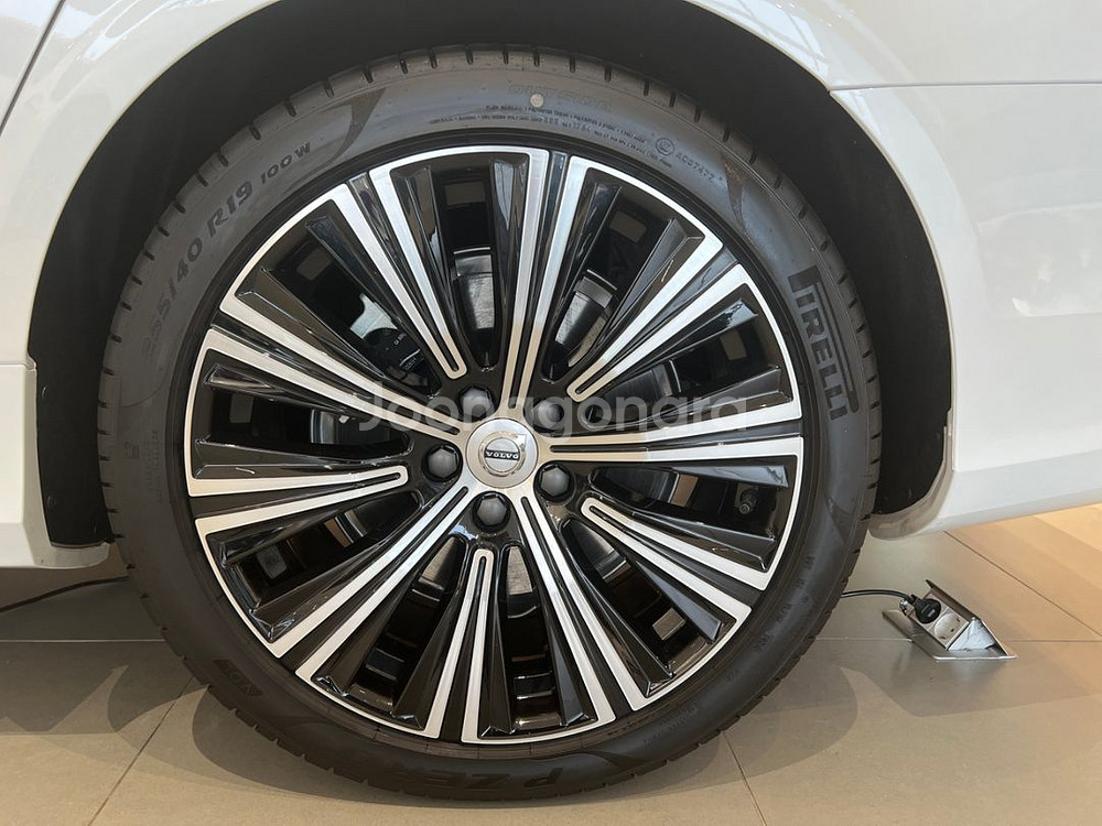 피렐리 P ZERO 볼보 S90 B5 255/40R19--3