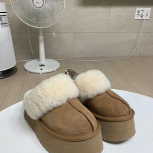 UGG 어그 슬리퍼 펀케트 220