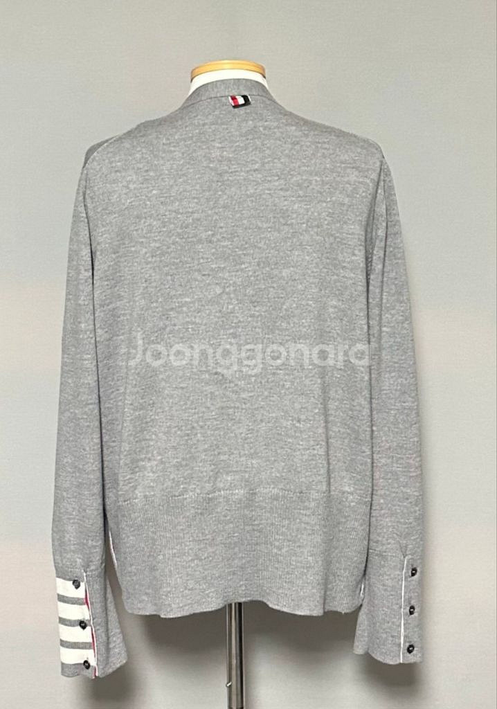 톰브라운 메리노 울 사선 커프 브이넥 가디건 라이 5s--1
