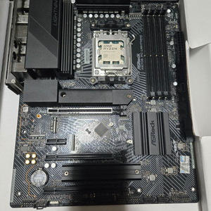 7600X + X670E PG Lighting 팝니다