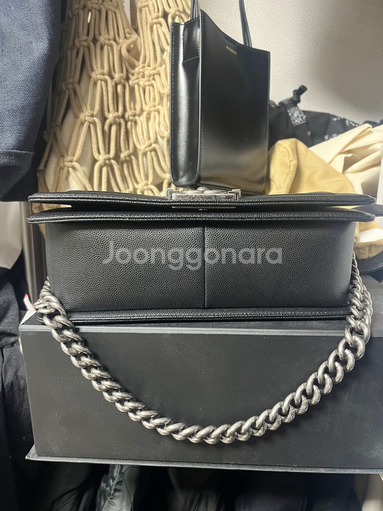 샤넬 보이백 미듐 블랙 빈티지은장 31번대--1