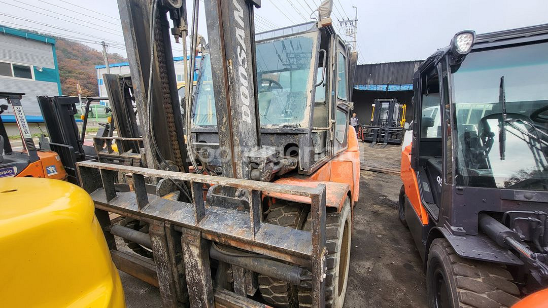 두산 8톤 디젤 대형 중고지게차--3
