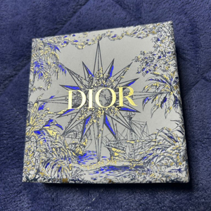 디올 DIOR 박스 판매합니다.