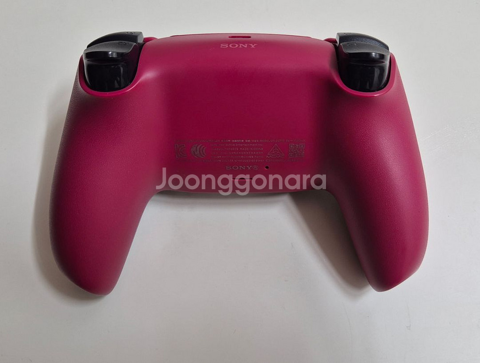 PS5 듀얼센스 컨트롤러 레드--3