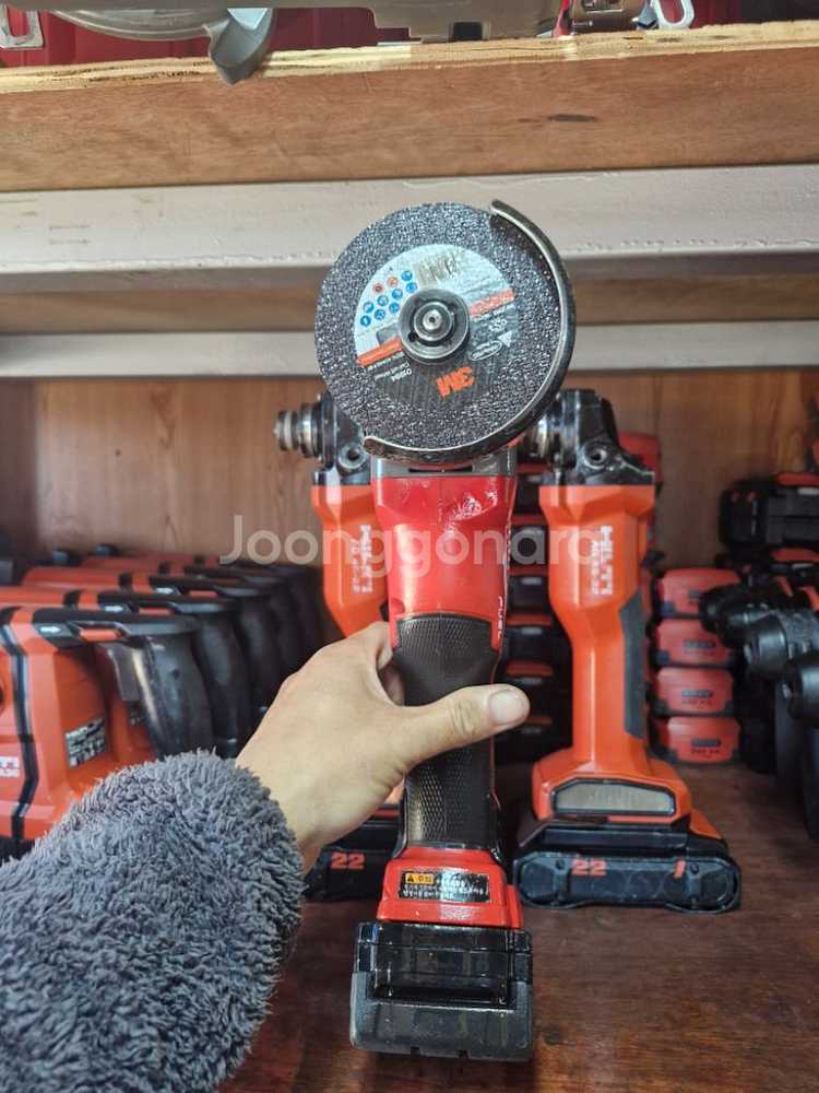 밀워키그라인더M18CAG100X.4인치.상태최상 16번--1