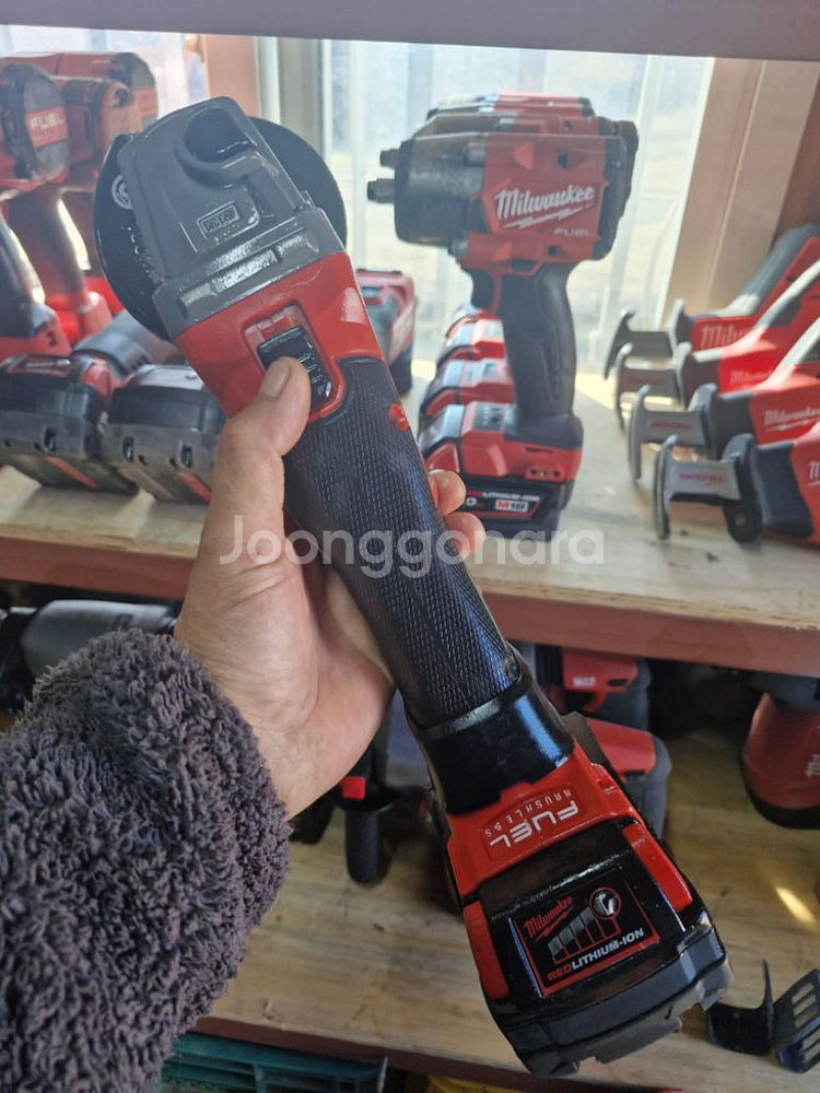 밀워키그라인더M18CAG100X.4인치.상태최상 16번--7