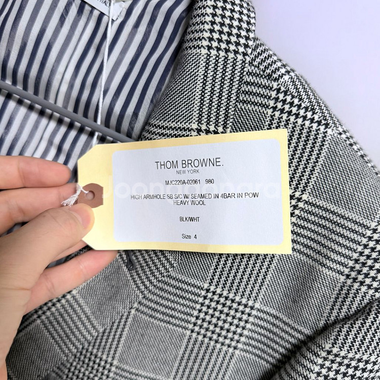 (새상품)톰브라운 하이암홀 자켓--2