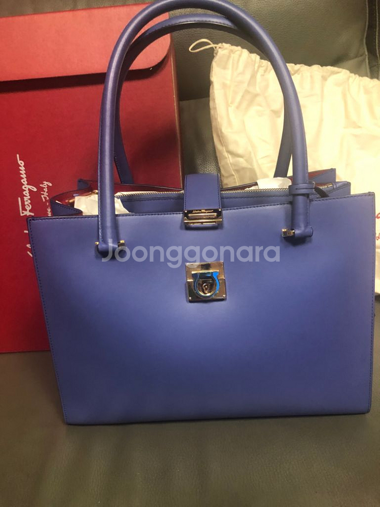 (새제품)페라가모토트백--1