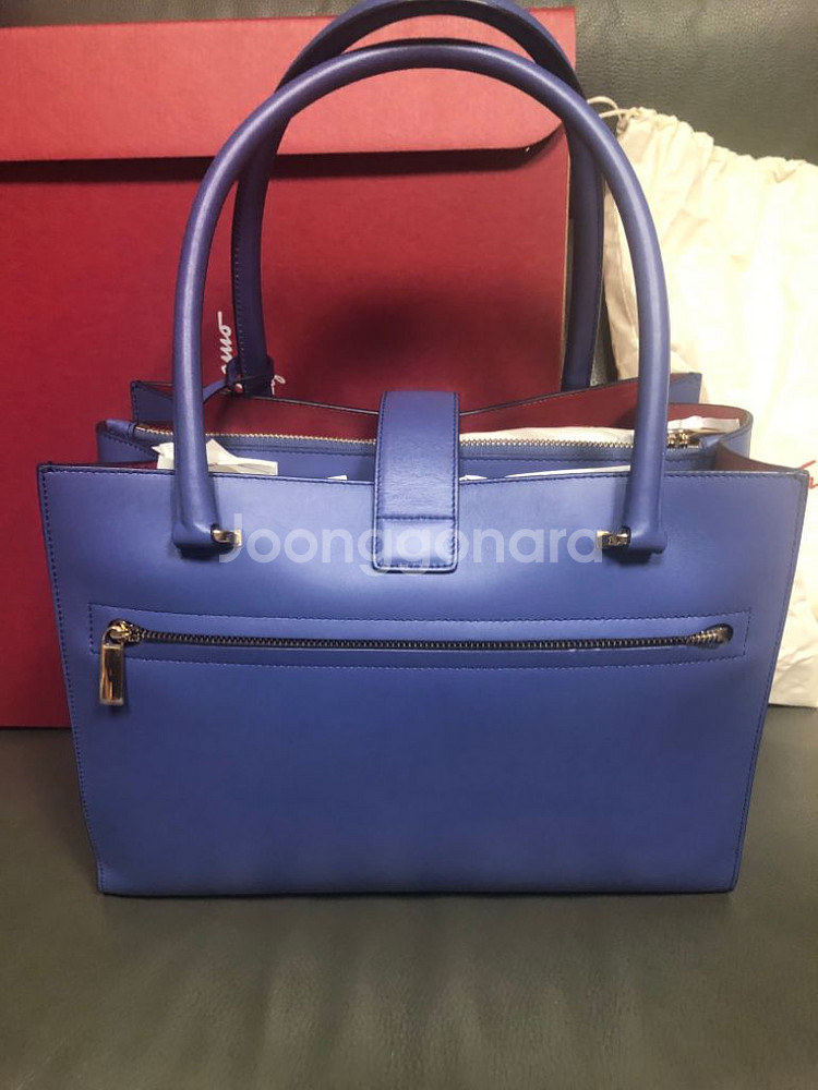 (새제품)페라가모토트백--2