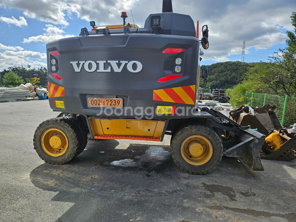 최상급 볼보 굴삭기EW140E소개합니다--2