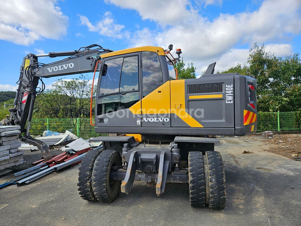 최상급 볼보 굴삭기EW140E소개합니다--3