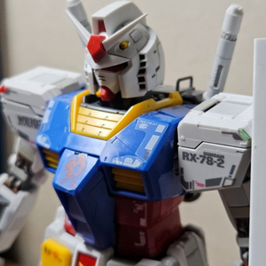 MG 퍼스트 건담 RX-78-2 Ver 3.0(가조립)