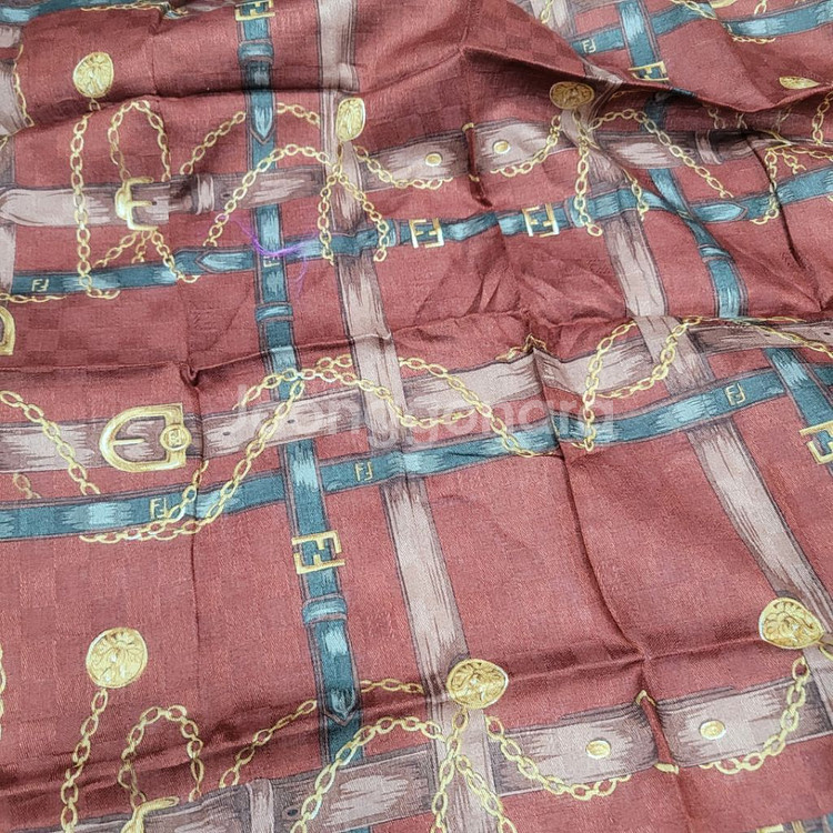 펜디 정품 코튼 소재 매우 깔끔한 손수건--3