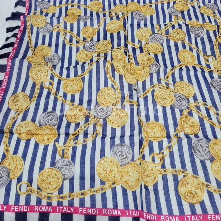 펜디 정품 코튼 소재 매우 깔끔한 손수건--1