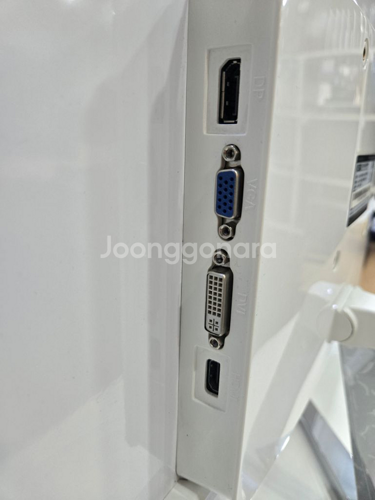 큐닉스 32인치 144Hz 평면 모니터 팝니다--2